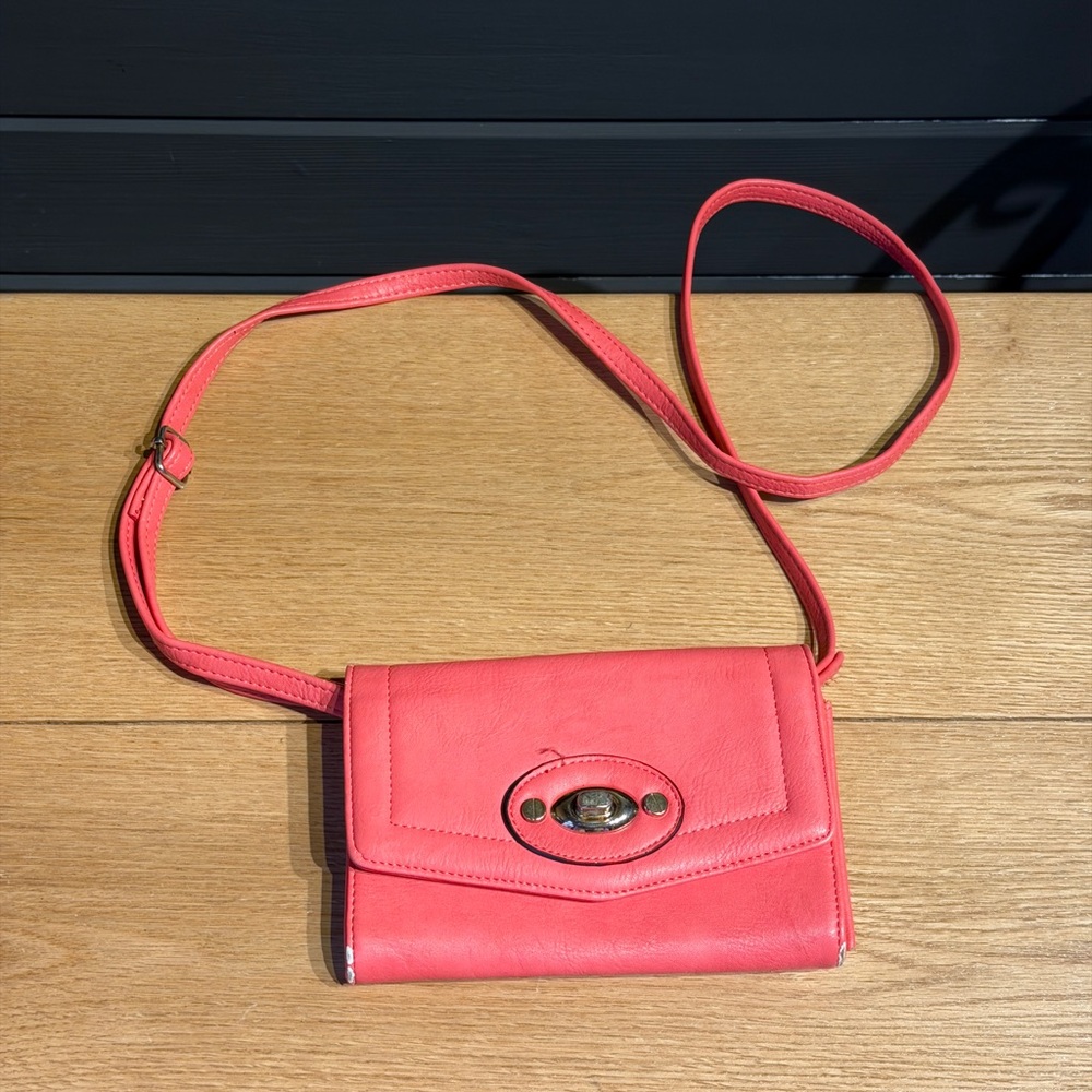 Simply Noelle Coral‎ Crossbody Bag
